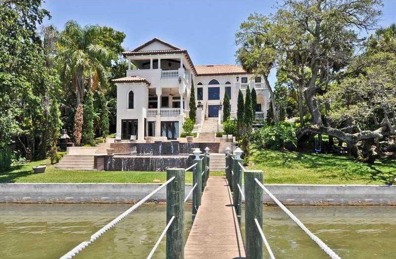 7BR Tuscan Estate in Clearwater, Florida